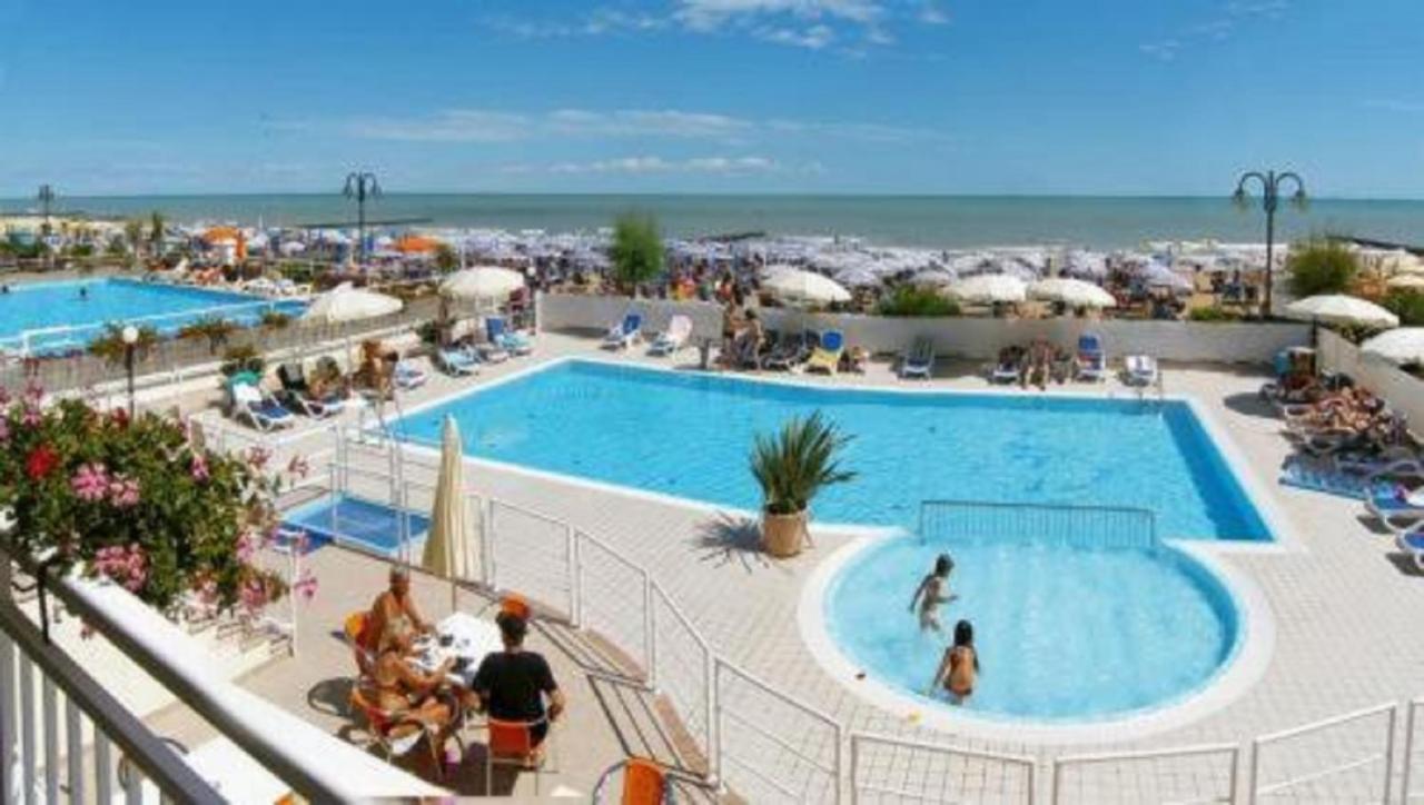 לידו די ג'סולו Hotel Condor מראה חיצוני תמונה