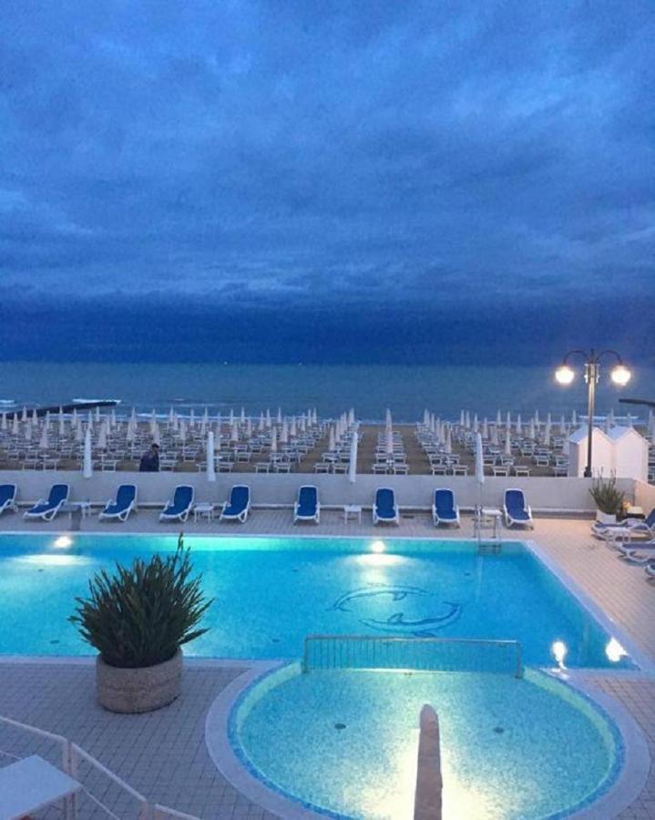 לידו די ג'סולו Hotel Condor מראה חיצוני תמונה