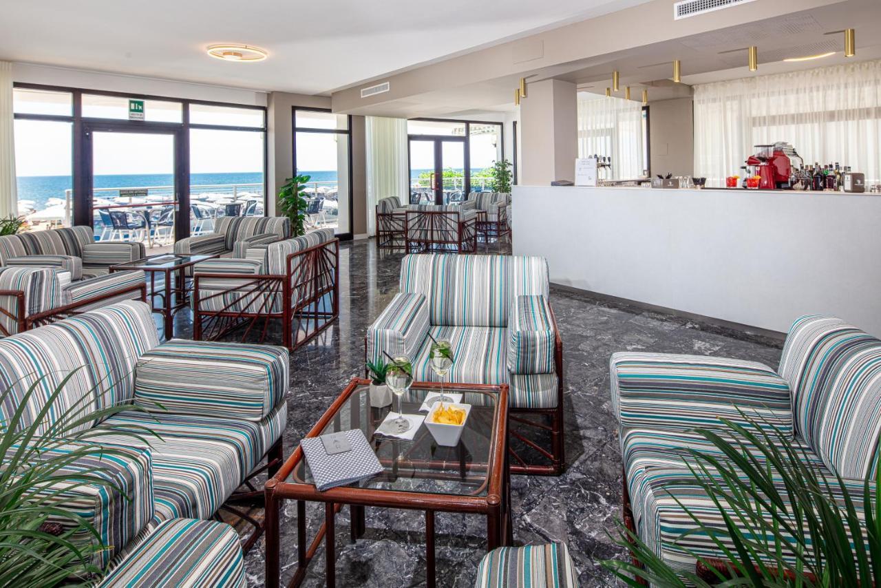לידו די ג'סולו Hotel Condor מראה חיצוני תמונה