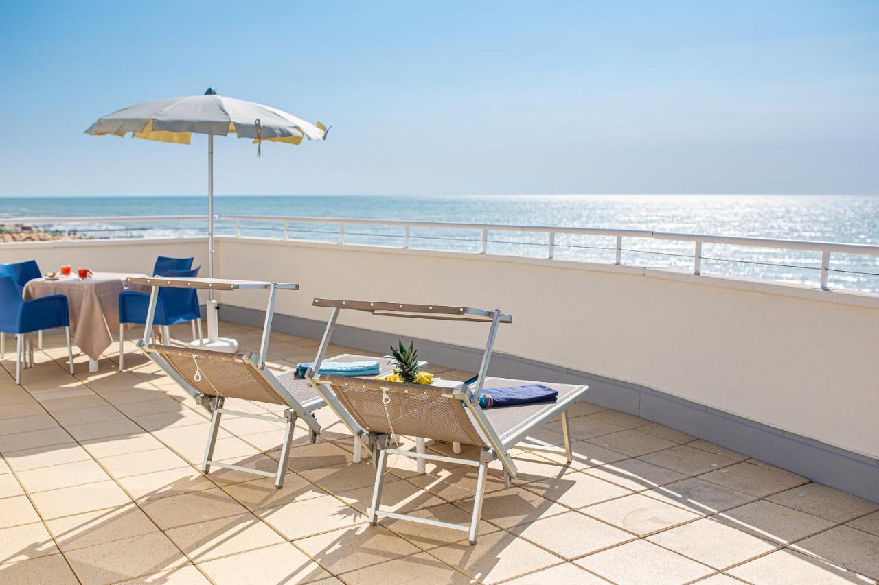 לידו די ג'סולו Hotel Condor מראה חיצוני תמונה
